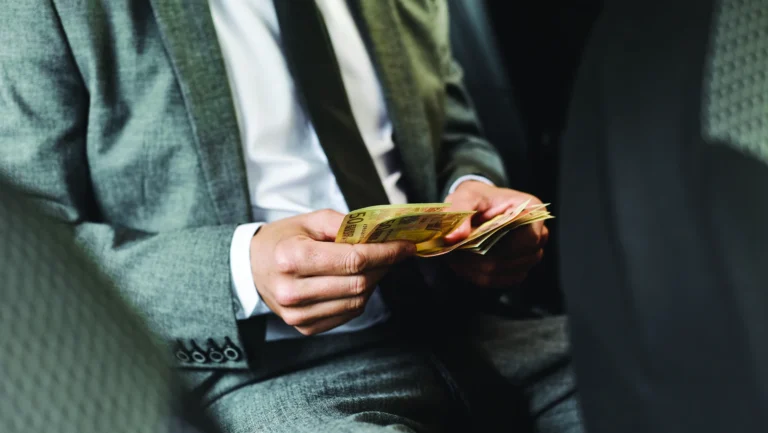 Άνοιξαν οι αιτήσεις για επίδομα 840€- Ποιοι εργαζόμενοι τα δικαιούνται και πως