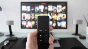 Πρόστιμο 750€ για παράνομο streaming και κατέβασμα