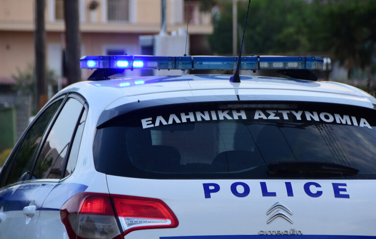 Αιτωλικό: Επίθεση με τσεκούρι σε αστυνομικούς σε καταυλισμό Ρομά