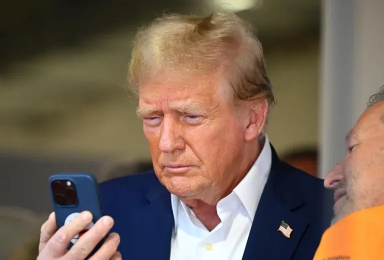 Δασμοί Τραμπ: Πόσο θα κόστιζε το iPhone αν κατασκευαζόταν στις ΗΠΑ