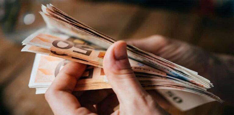 Πληρωμές e-ΕΦΚΑ – ΔΥΠΑ: Ποιοι θα δουν χρήματα στους λογαριασμούς τους