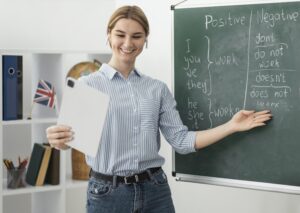 Πανελλαδικές: "Καμπανάκι" για τις ξένες φιλολογίες - Κενό έως και το 84% των θέσεων
