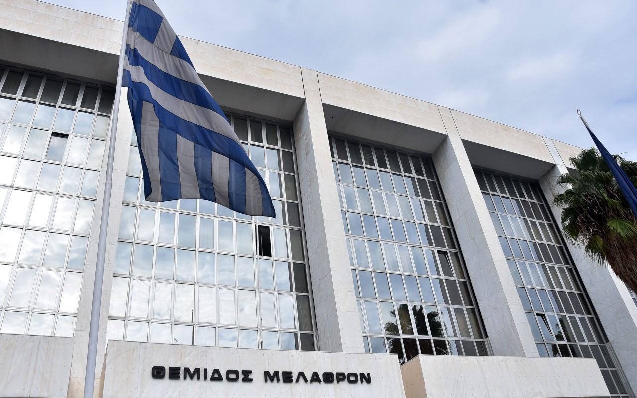 Άρειος Πάγος: Πότε οι παππούδες μπορεί να υποχρεωθούν να καταβάλουν διατροφή