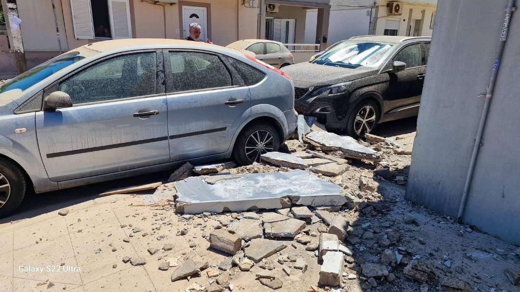 Ηράκλειο: Κατέρρευσε τμήμα ταράτσας σε κτίριο στη Νέα Αλικαρνασσό