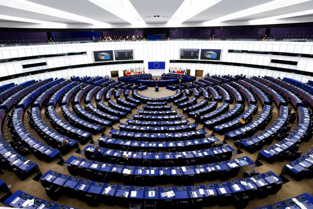 Απορρίφθηκε η πρόταση μομφής κατά της Φον Ντερ Λάιεν