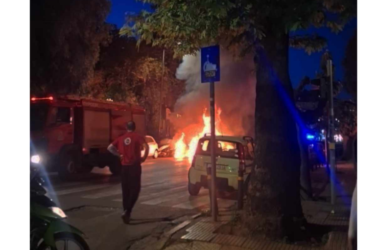 Παγκράτι: Απανθρακωμένος άνδρας σε αυτοκίνητο με ξένες πινακίδες