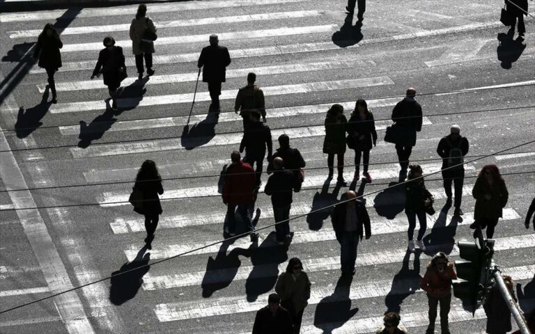Ανεργία: Ποιοι δυσκολεύονται περισσότερο να βρουν δουλειά
