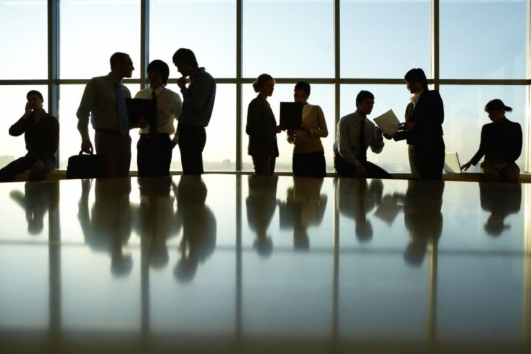 Έκρηξη προσλήψεων – Πάνω από 1.000.000 θέσεις εργασίας