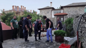 Μονή Εσφιγμένου: Επίθεση σε μοναχό από δύο άγνωστους άνδρες με ράσα