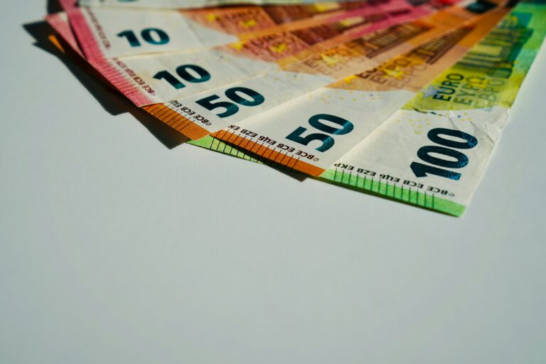 Επίδομα αδείας 2026: Πόσα χρήματα θα πάρετε φέτος – Οι μεγάλοι κερδισμένοι της αύξησης
