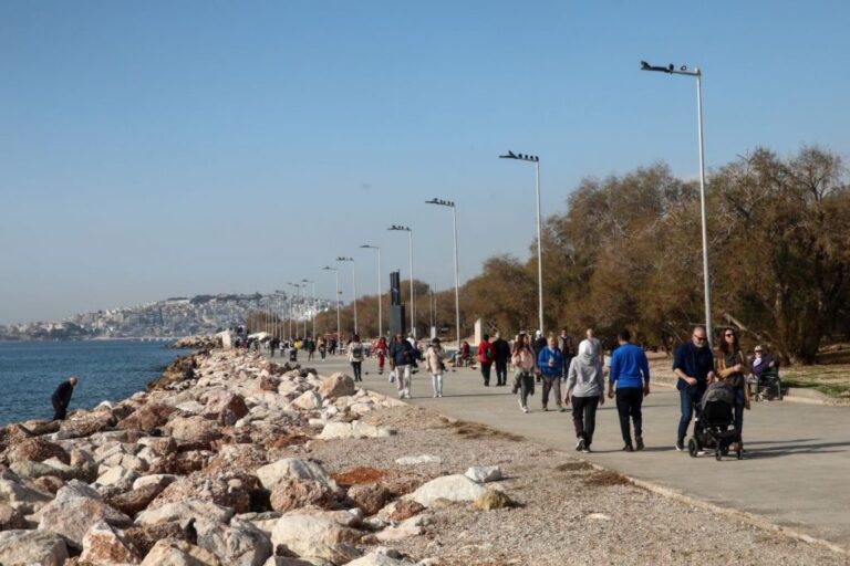 Καιρός: “Μίνι καλοκαίρι” το Σαββατοκύριακο – Ανεβαίνει απότομα ο υδράργυρος
