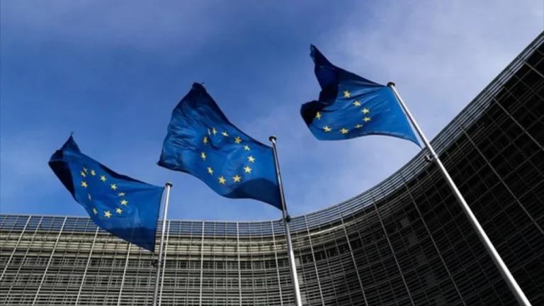 Μεταναστευτικό: Σκληραίνει την στάση της η Κομισιόν
