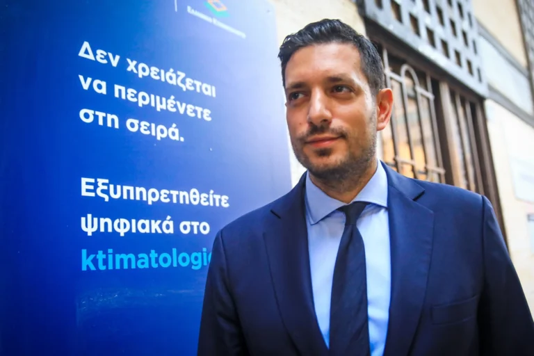 Έξαλλος ο Λυμπερόπουλος με τον Κυρανάκη για φθηνά ταξί σε μεθυσμένους