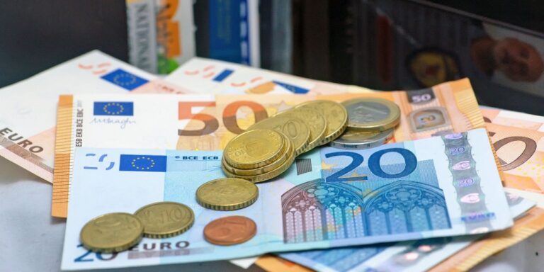 Σε ισχύ η ρύθμιση: Έτσι θα παραγράψετε οφειλές στον ΕΦΚΑ