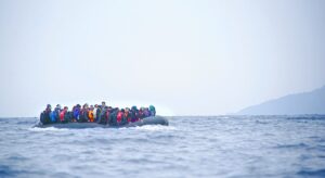 Γαύδος: Επιχείρηση διάσωσης 65 μεταναστών – Μεταφέρονται στα Χανιά
