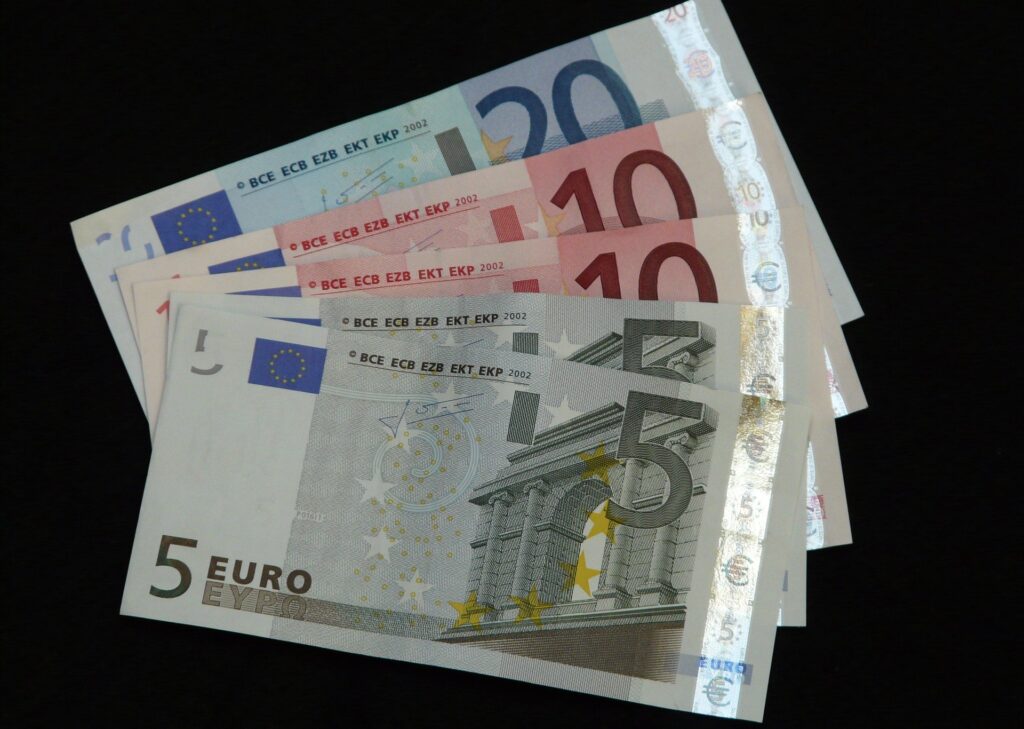 Πανελλαδικές 2025: Ποιοι δικαιούνται επίδομα 350 ευρώ