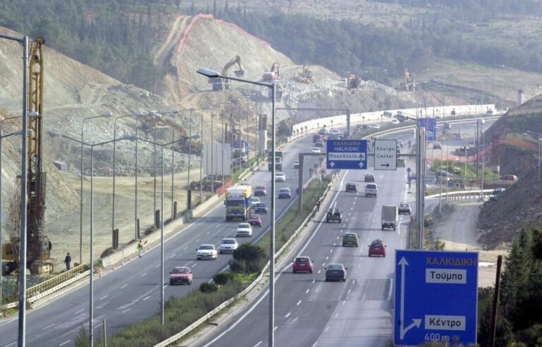 Καραμπόλα 6 οχημάτων στον Περιφερειακό Θεσσαλονίκης