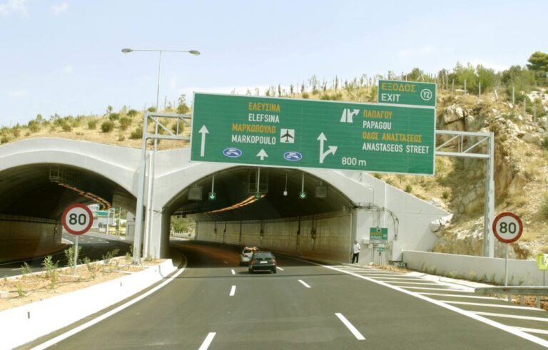Περιφερειακή Υμηττού: Καραμπόλα τριών οχημάτων – Μεγάλες καθυστερήσεις