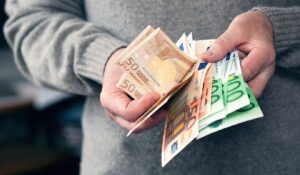 ΟΠΕΚΑ - ΔΥΠΑ: Ποιες αλλαγές έρχονται σε επιδόματα και παροχές