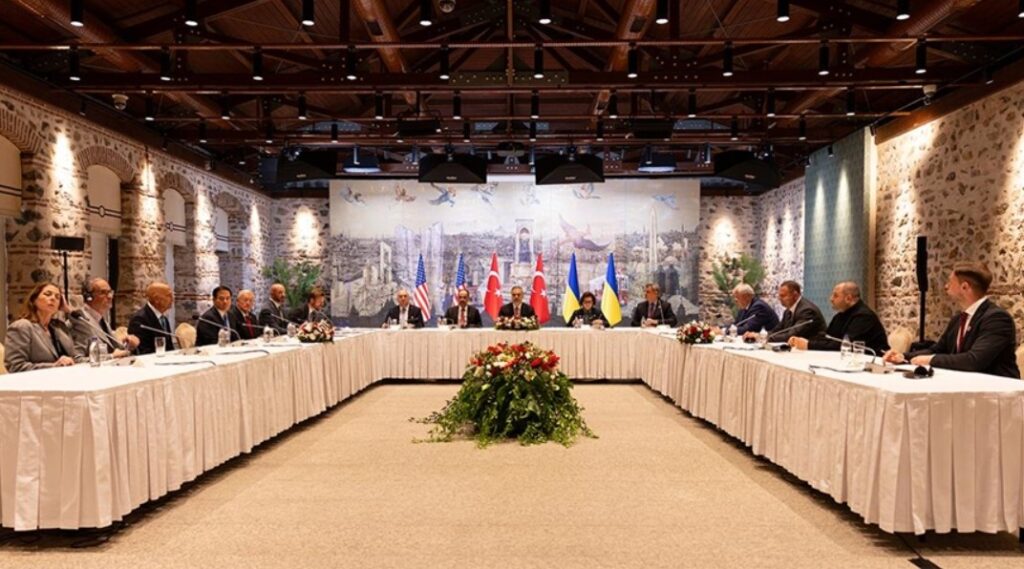 Σε εξέλιξη: Τριμερής συνάντηση ΗΠΑ–Ουκρανίας–Τουρκίας με επίκεντρο τον πόλεμο