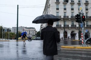 Ο Νοέμβρης ξεκινά με βροχές και καταιγίδες –Πότε «χτυπά» η κακοκαιρία και ποιες περιοχές κινδυνεύουν
