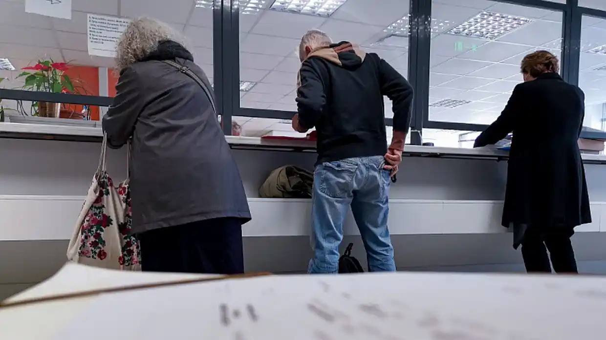 Χρέη σε Δήμους: Κατάσχουν λογαριασμούς για πρόστιμα... από το 2013!