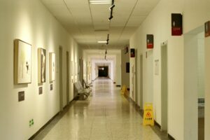 Σέρρες: ΕΔΕ για την έκρηξη στο νοσοκομείο – Εκτός κινδύνου οι 2 τραυματίες