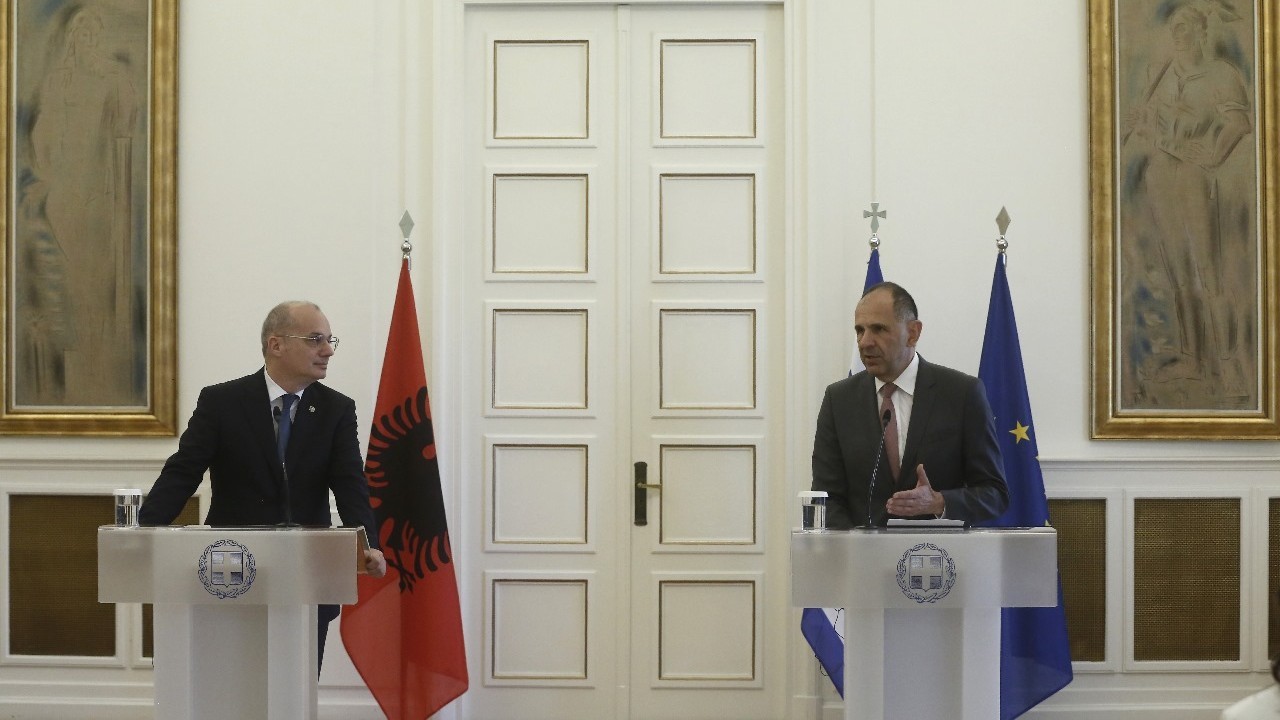 Γ. Γεραπετρίτης σε υπεξ Αλβανίας: Σκιές που τάραξαν τις σχέσεις των δύο χωρών μας θα πρέπει να εκλείψουν