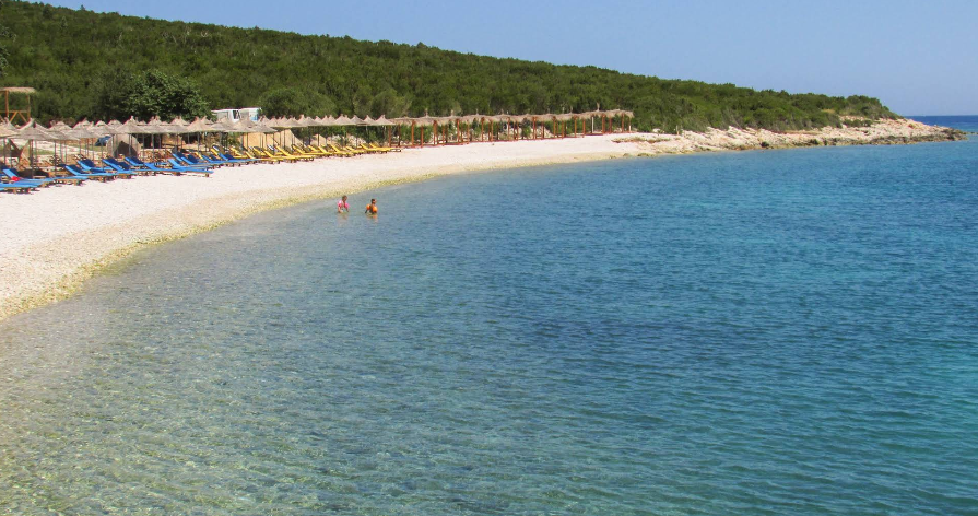 Αυτό είναι το αλβανικό νησί που αγόρασε η οικογένεια Τραμπ