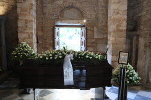 Πετρολούκας Χαλκιάς: Σε λαϊκό προσκύνημα η σορός του στη Μητρόπολη Αθηνών