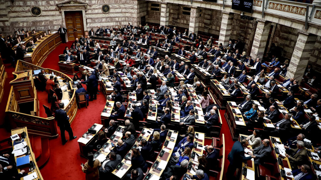 Live: Βουλή- ΟΠΕΚΕΠΕ: Δεύτερα μέρα της πολιτικής αντιπαράθεσης