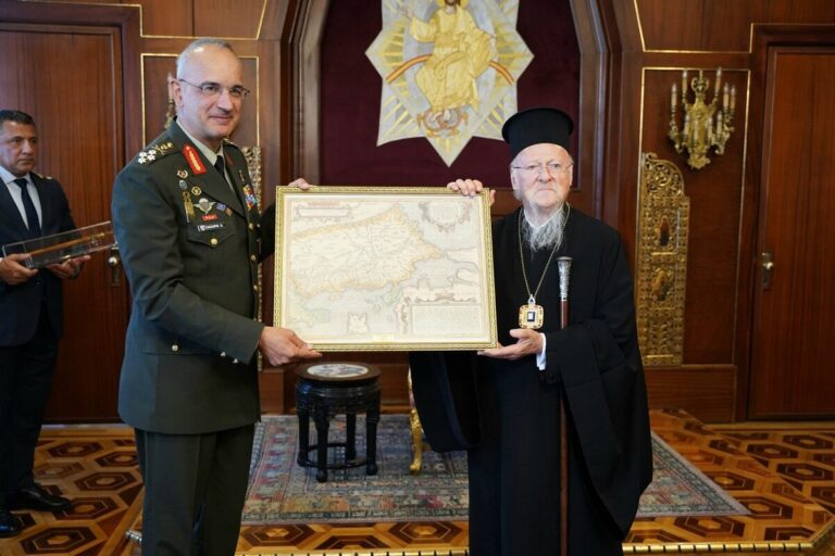 Χάρτης με ελληνική Κωνσταντινούπολη δόθηκε στον Πατριάρχη