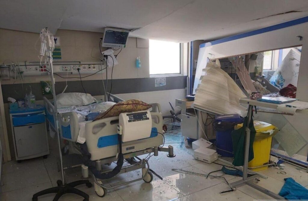 Στο στόχαστρο νοσοκομείο στο Ισραήλ – Νέα επίθεση από Ιράν κλιμακώνει τη σύγκρουση