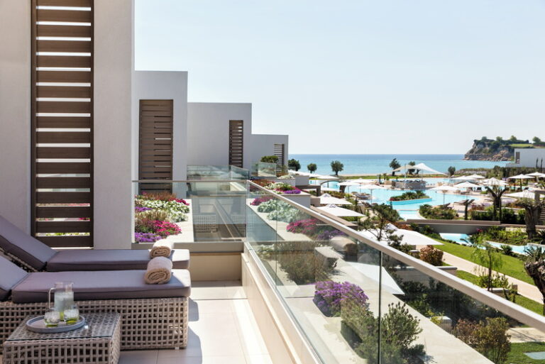 2.300 θέσεις εργασίας από το νέο «Ikos Grand Resort» στη Χαλκιδική
