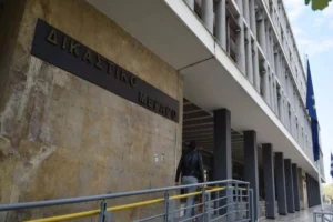 Θεσσαλονίκη: Προφυλακιστέα η 58χρονη που  έριξε καυστικό υγρό στον πρώην της