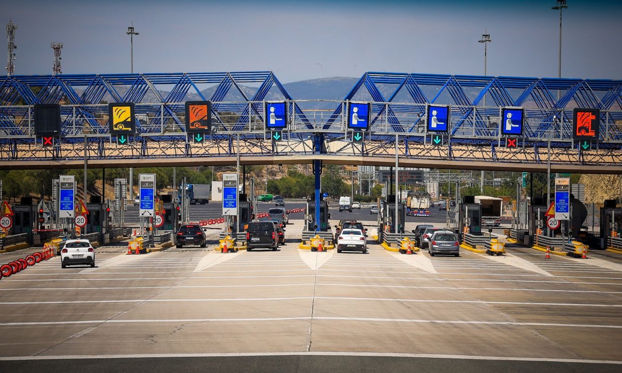 Έρχεται τέλος στα διόδια και τα τέλη κυκλοφορία- Ποια οχήματα αφορά