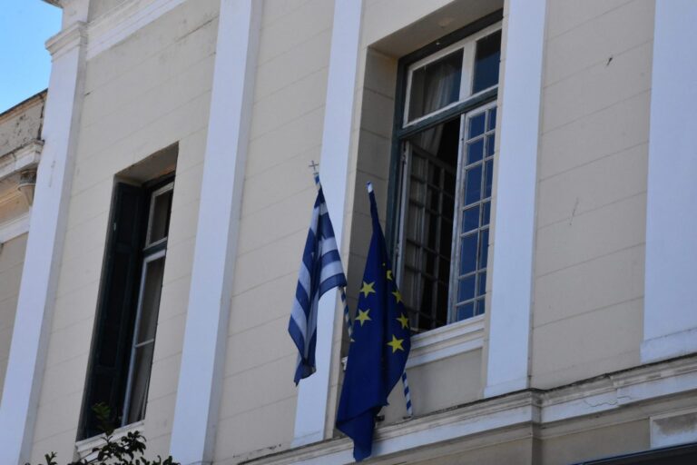 Ελεύθεροι με εντολή εισαγγελέα οι γονείς που άφησαν βρέφος στο μπαλκόνι