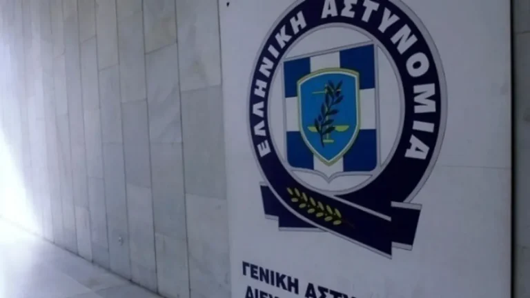 Βόλος: 58χρονος είχε σπαθιά, ματσέτες και ρόπαλα στο σπίτι του