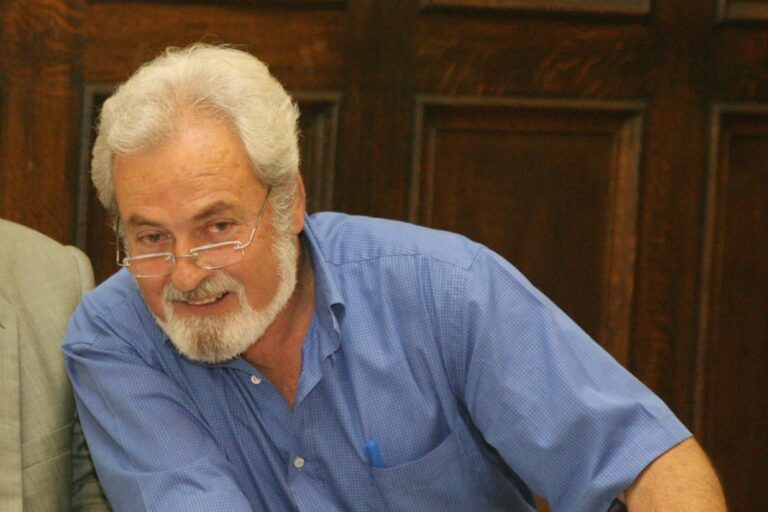 Έφυγε από τη ζωή ο πρώην βουλευτής του ΠΑΣΟΚ Μάνος Φραγκιαδουλάκης