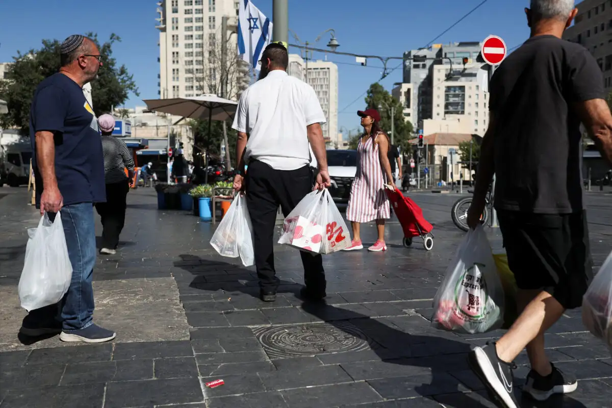 Ισραήλ:Αδειάζουν τα ράφια των σούπερ μάρκετ υπό τον φόβο ιρανικών αντιποίνων