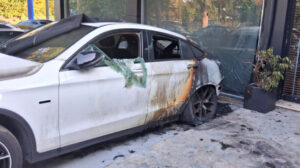Κηφισιά: Εμπρηστική επίθεση σε επιχείρηση αυτοκινήτων