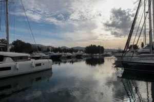 Μαρίνα Αλίμου: Νεκρός 38χρονος καμαρώτος με τραύμα από αιχμηρό αντικείμενο