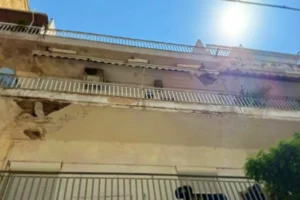 Θεσσαλονίκη: Εξαφανίστηκαν οι γονείς που άφησαν το μωρό μόνο στο μπαλκόνι