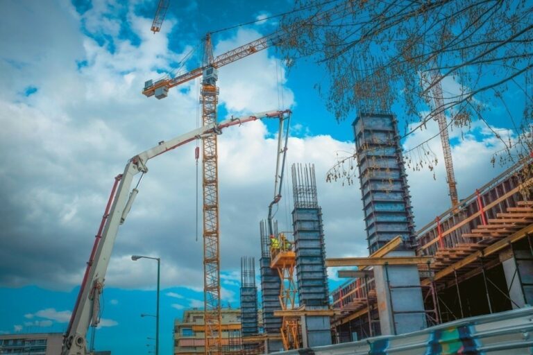 ΕΛΣΤΑΤ: Κατακόρυφη πτώση στην οικοδομική δραστηριότητα