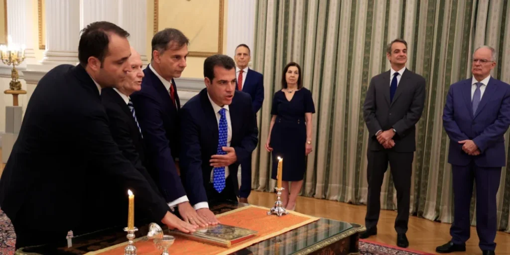 Ολοκληρώθηκε η ορκωμοσία των νέων μελών της κυβέρνησης στο Προεδρικό Μέγαρο- Βίντεο