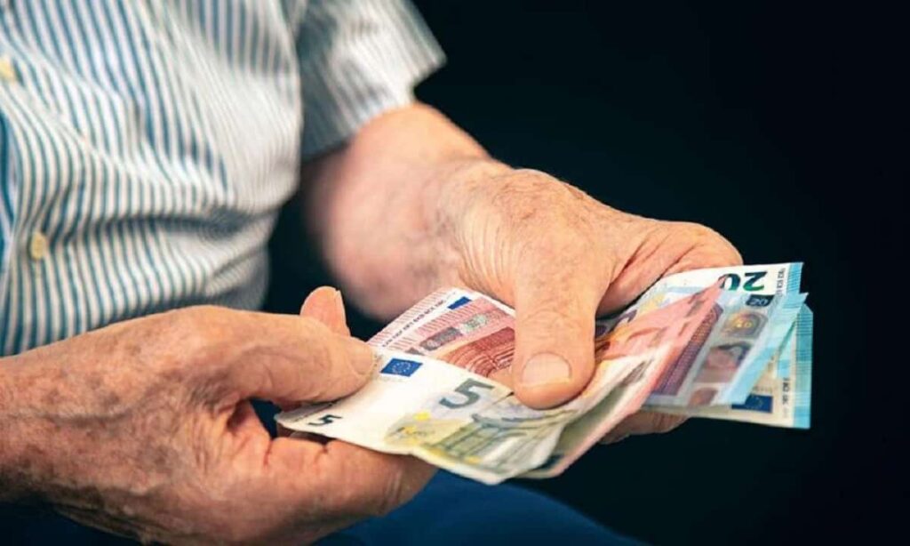 Σκύλλα και Χάρυβδη για 300.000 ασφαλισμένους