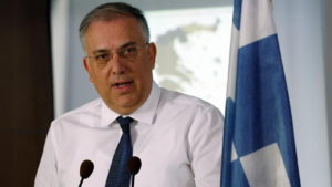 Βόμβα Θεοδωρικάκου: Πρόστιμα-μαμούθ σε πρατήρια και τέλος το πλαφόν
