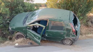 Ραφήνα: Εκτροπή οχήματος με ελαφρύ τραυματισμό οδηγού