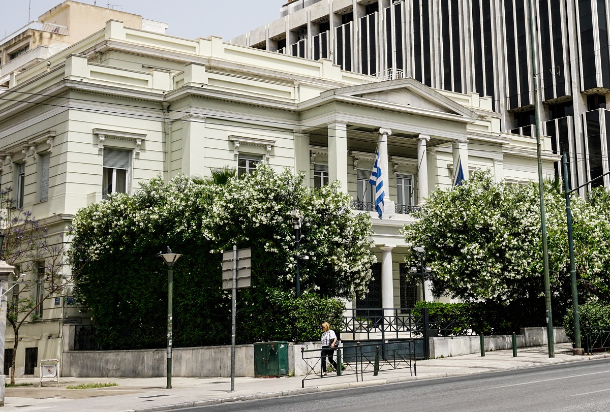 ΥΠΕΞ: Εκκένωση 16 Ελλήνων από το Ιράν στο Αζερμπαϊτζάν