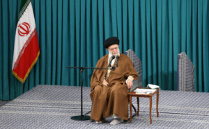Απειλητική προειδοποίηση Κατζ σε Χαμενεΐ: «Θα έχει την τύχη του Σαντάμ Χουσεΐν»